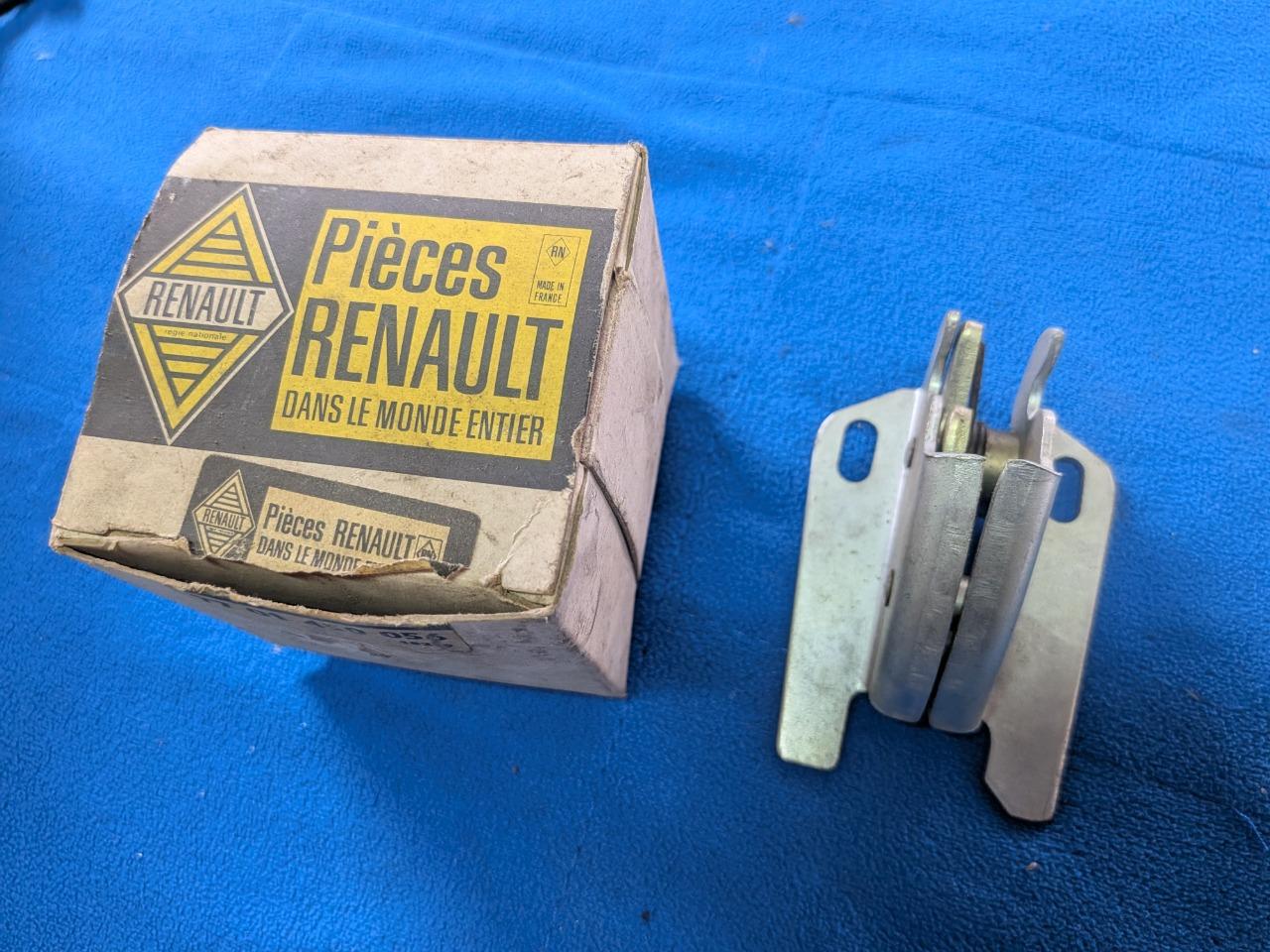 Lot de pièces RENAULT 4 (R4) LesAnciennes.com
