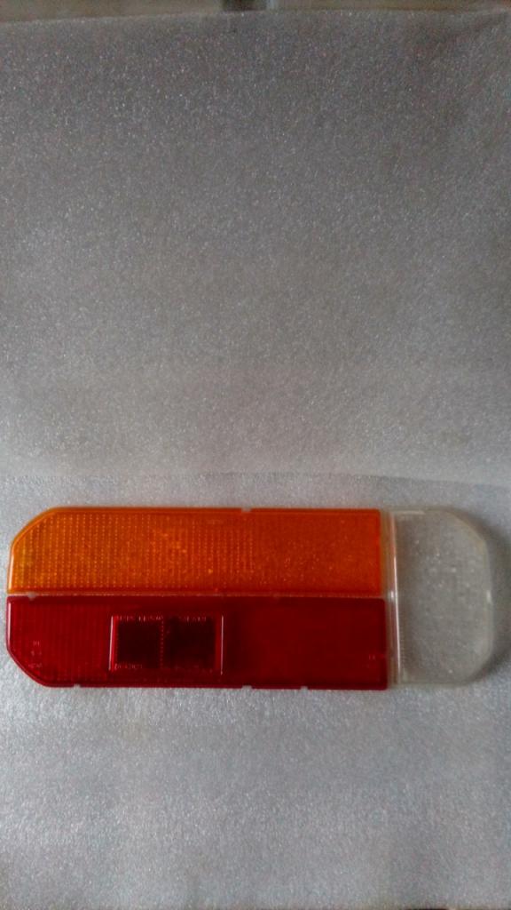 Cabochon feux AR LANCIA Beta coupe LesAnciennes.com