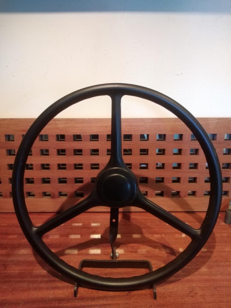 Volant CHENARD ET WALCKER T60 LesAnciennes.com