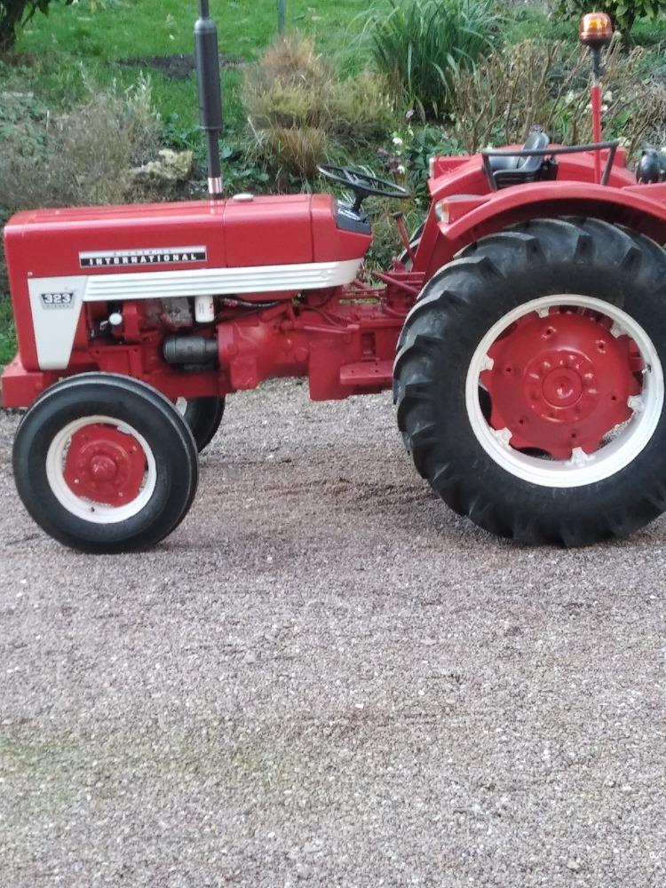 MCCORMICK 323 - 1968 LesAnciennes.com