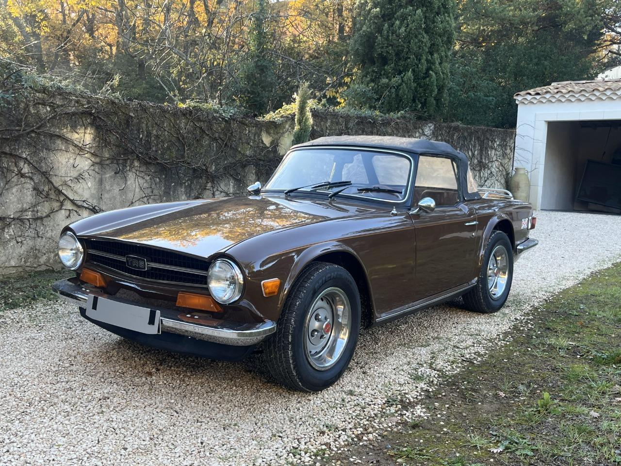 TRIUMPH TR6 - 1974 LesAnciennes.com