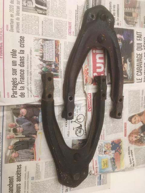 Triangles supérieur VOLVO P1800 LesAnciennes.com