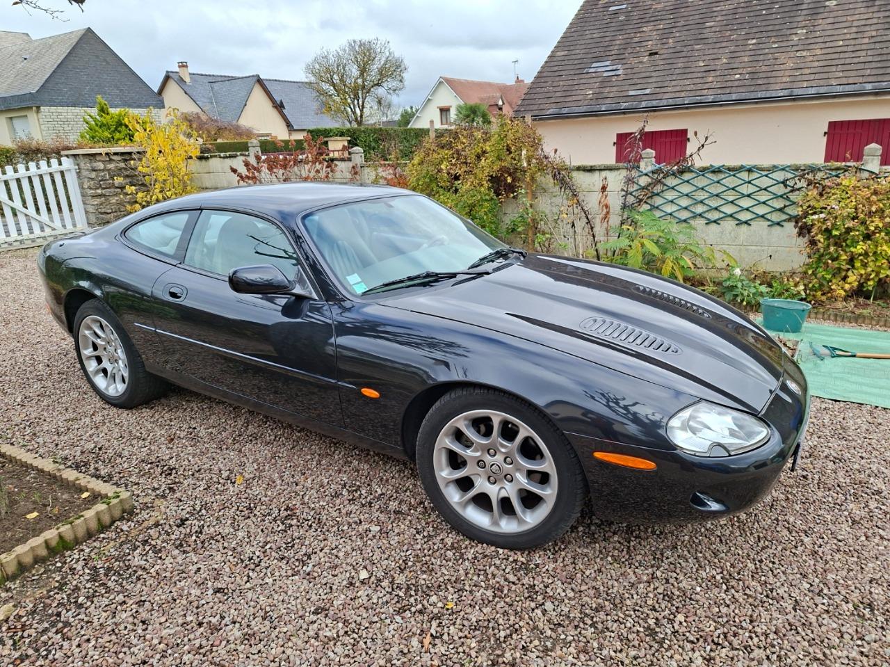 JAGUAR XKR COUPE 4.0 363 CV bva - 1999 LesAnciennes.com