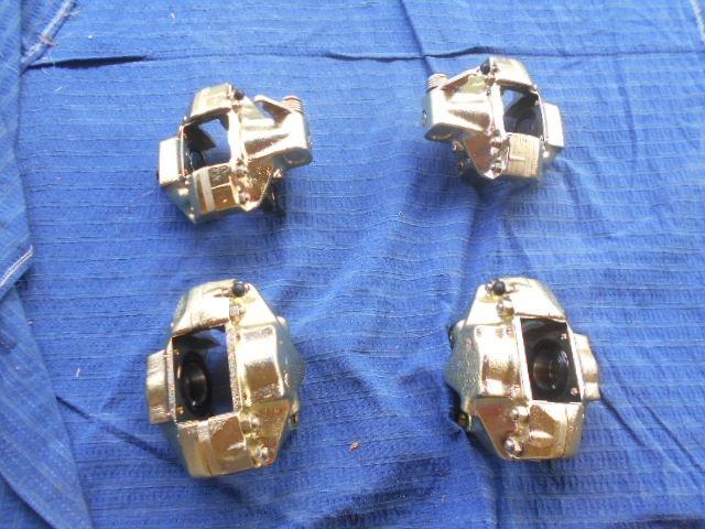 Étriers de frein avant et arrière Ferrari Dino 246 LesAnciennes.com