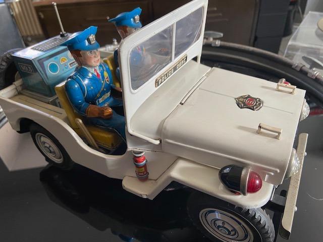 JEEP Police Patrol TN Nomura LesAnciennes.com