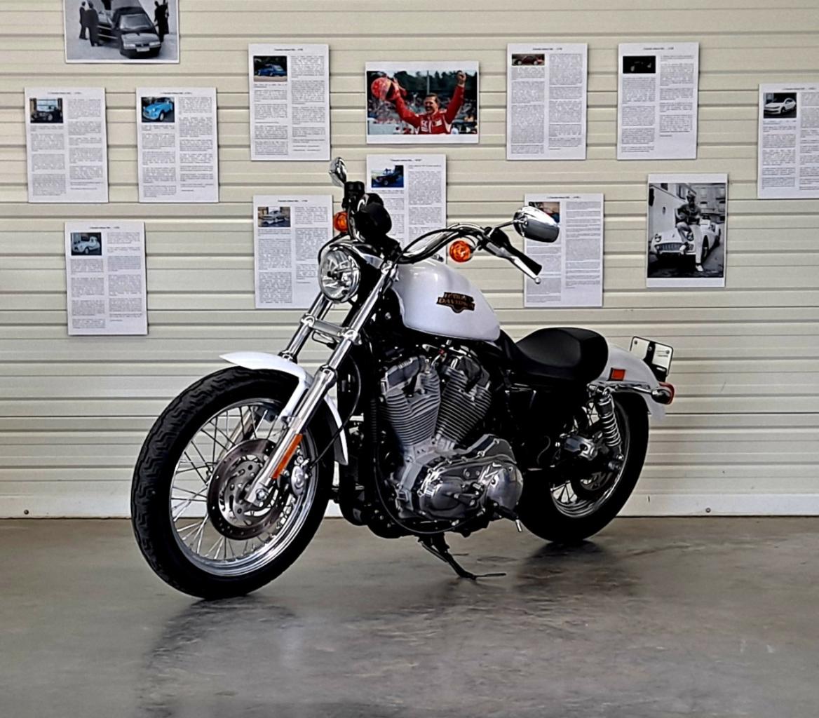 HARLEY DAVIDSON Sportster 883 LOW LesAnciennes.com
