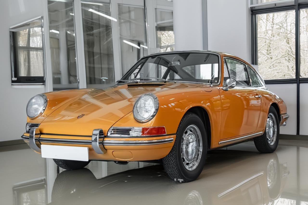 PORSCHE 911 - 1967 LesAnciennes.com