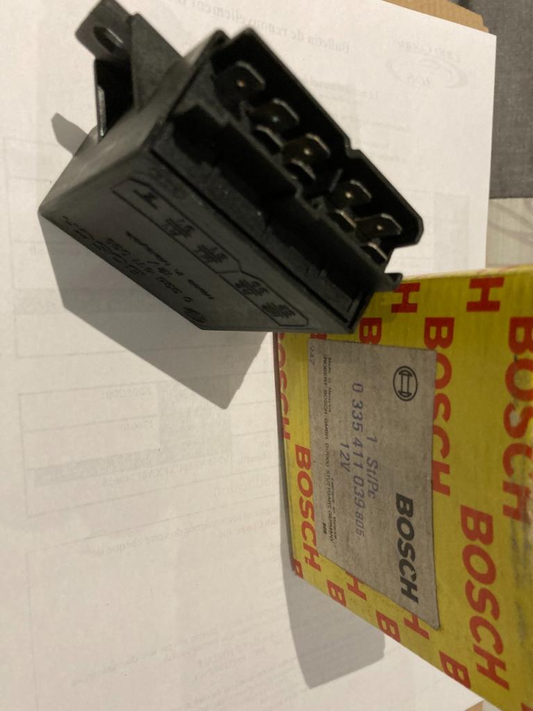 Module de verrouillage centralisé MERCEDE 190 W201 LesAnciennes.com