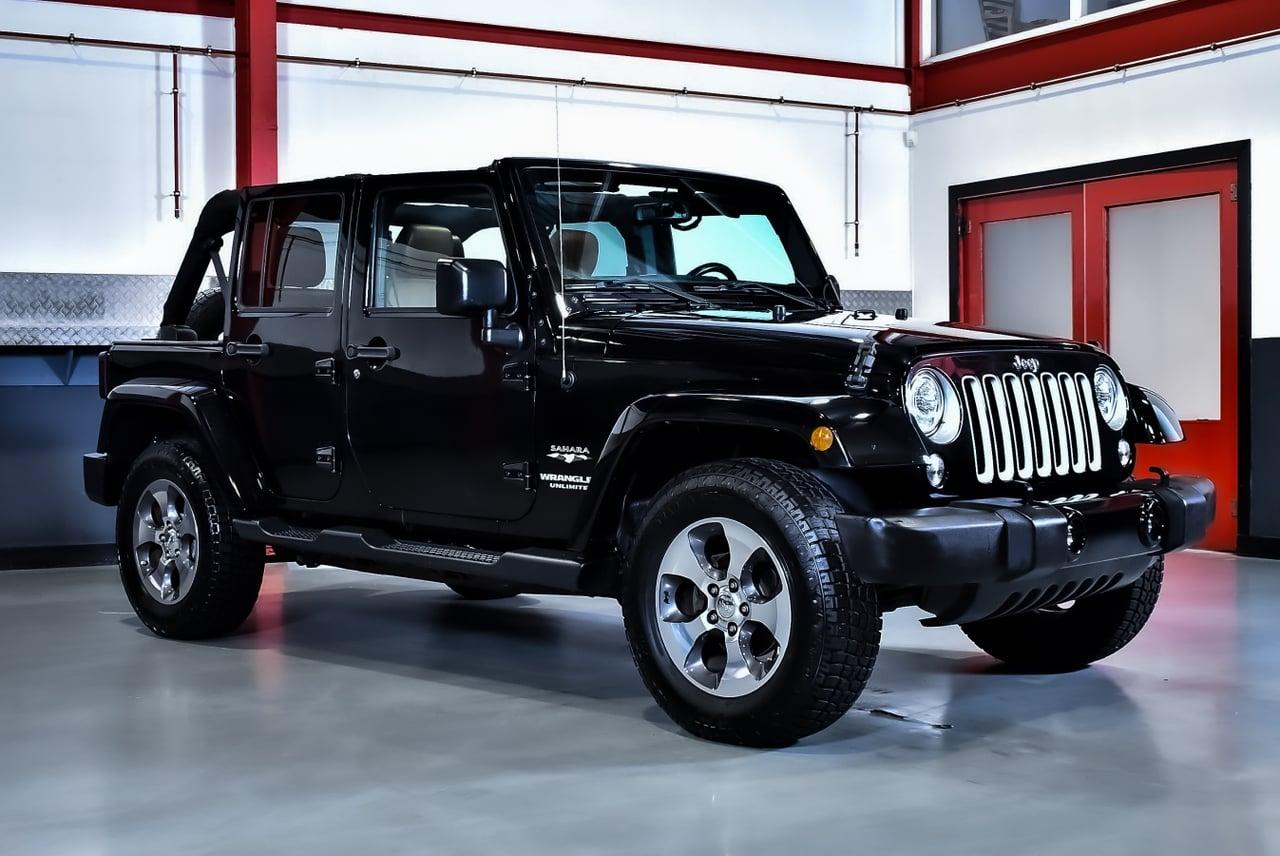 2017 Jeep Wrangler Unlimited Sahara SUV 3,6L 220CI LesAnciennes.com