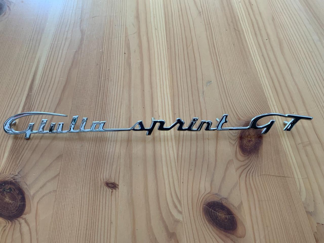 Badge ALFA ROMEO Giulia Srint GT LesAnciennes.com