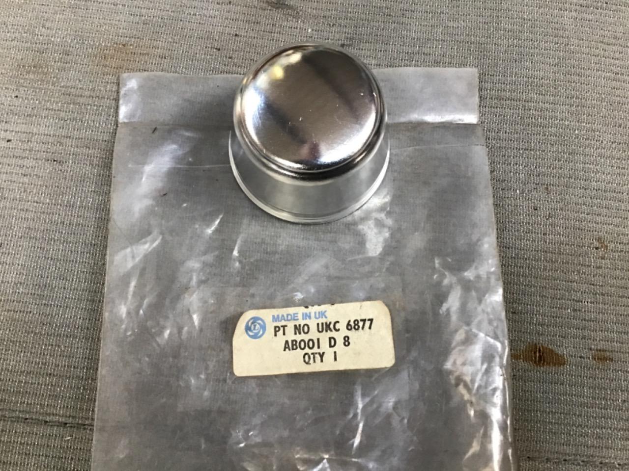 BOUCHON DE MOYEU NEUF TRIUMPH LesAnciennes.com