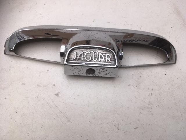Eclaireur plaque AR JAGUAR MK2 3,8 S LesAnciennes.com
