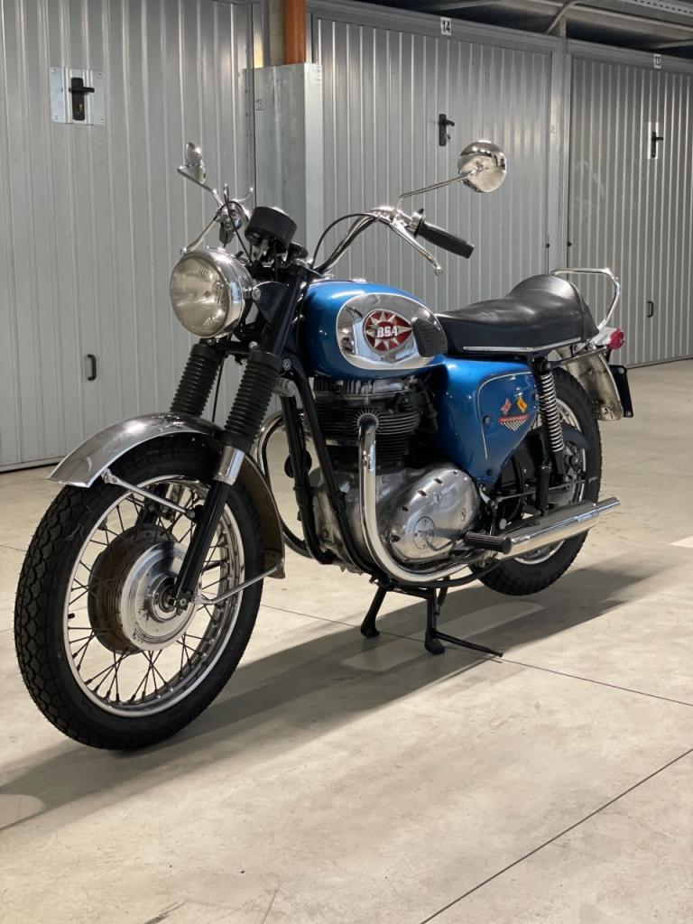 BSA Thunderbolt 650 - 1970 LesAnciennes.com