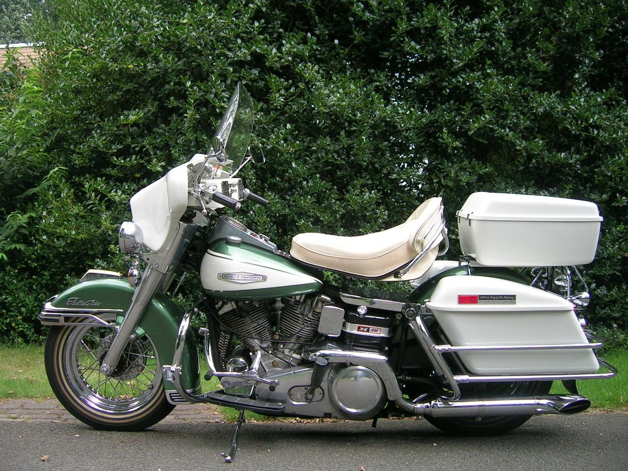 HARLEY DAVIDSON FLH KING OF HIGHWAY - 1969 LesAnciennes.com