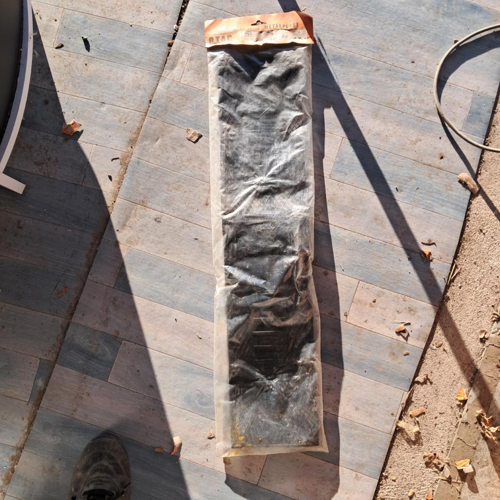 Couvre calandre hiver PEUGEOT 104 neuf LesAnciennes.com