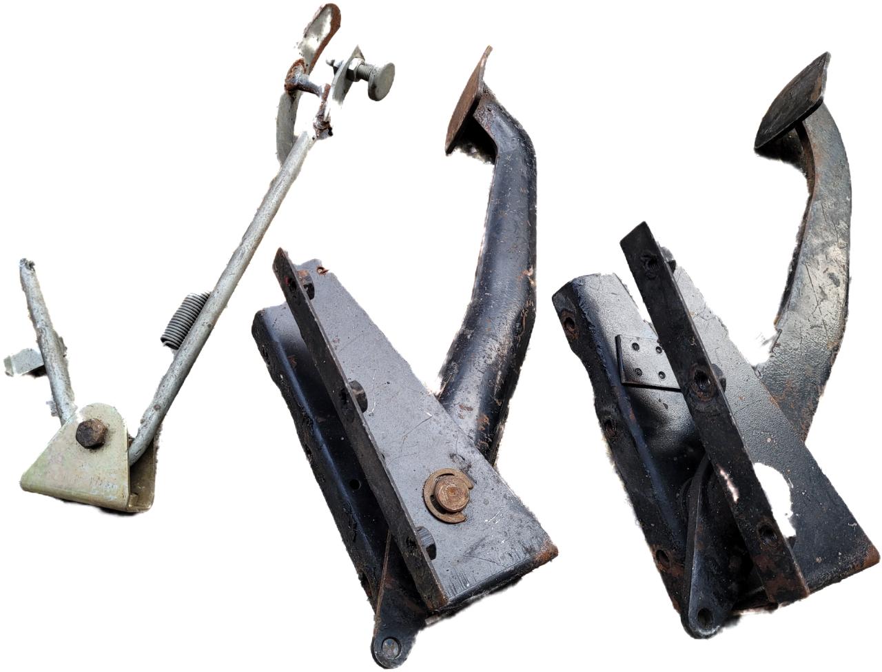 PEDALIER TRIUMPH Spitfire MKIV ET 1500FH LesAnciennes.com