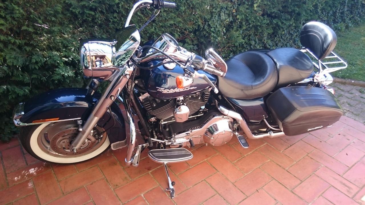 HARLEY DAVIDSON FLH road king custom - 2005 LesAnciennes.com