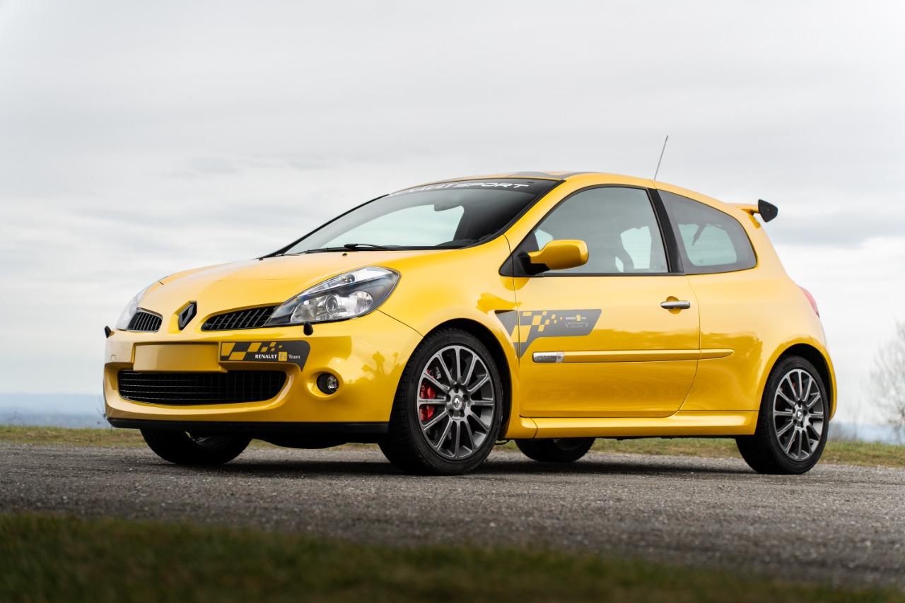RENAULT Clio 3 RS F1 Team LesAnciennes.com