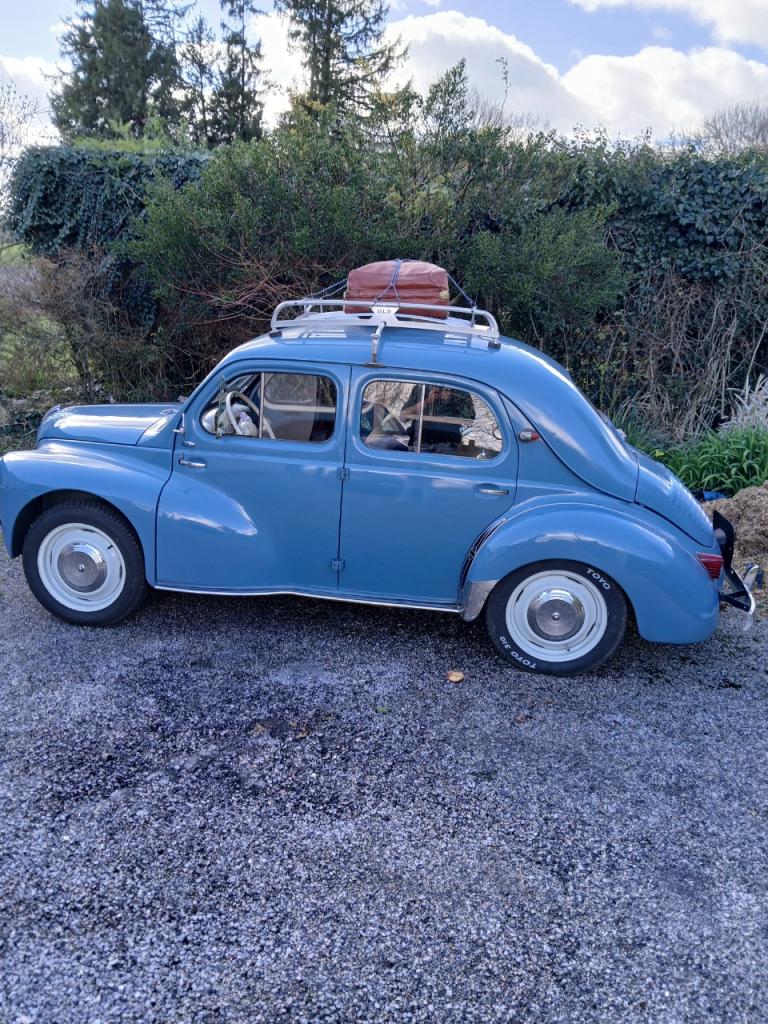RENAULT 4CV Berline - 1960 LesAnciennes.com