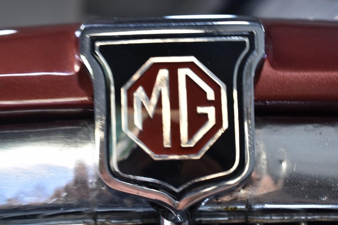MG MGB Overdrive - 1968 LesAnciennes.com