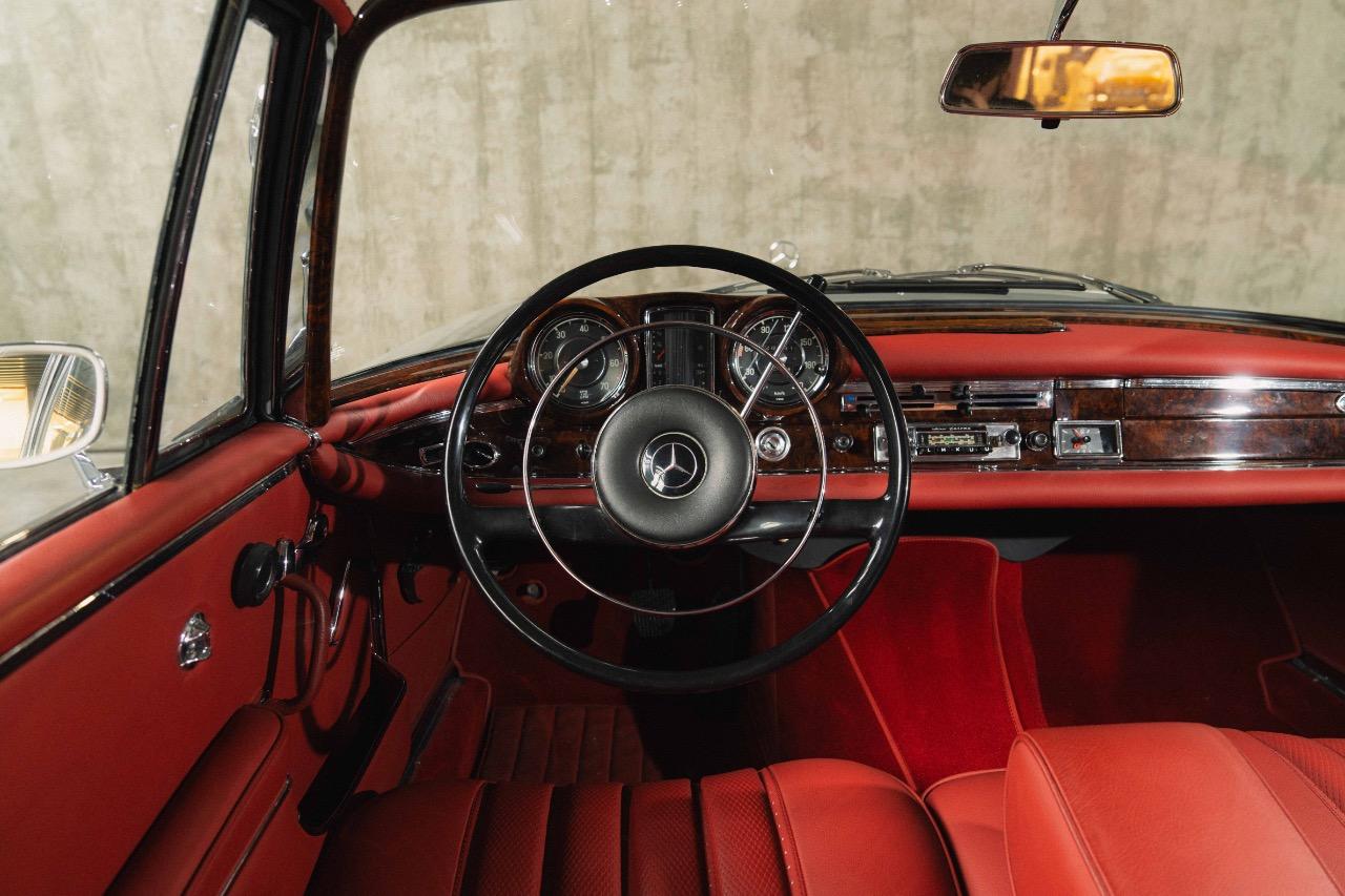 MERCEDES 300 SE - 1963 LesAnciennes.com
