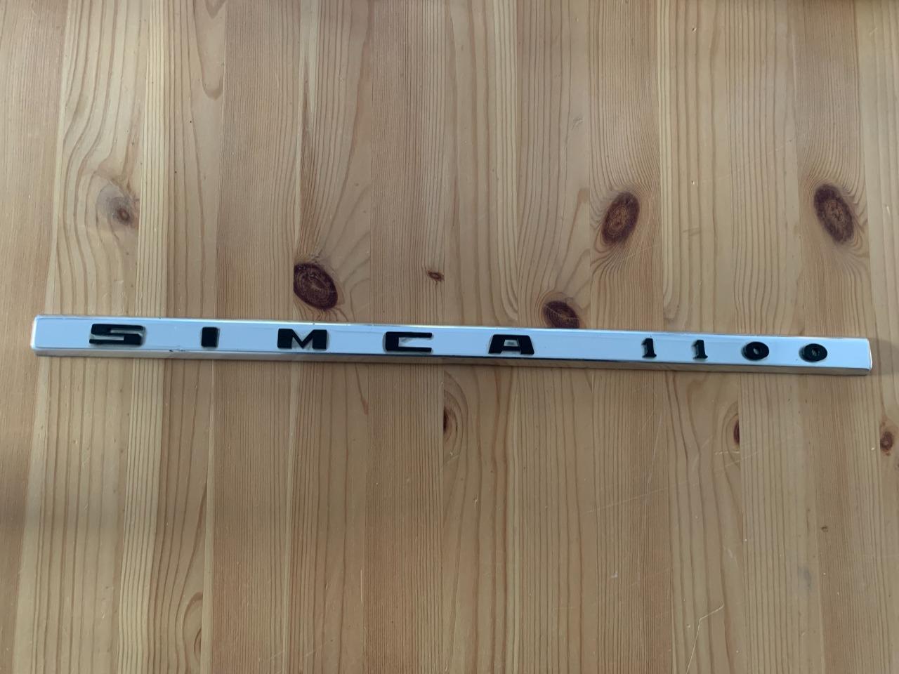 Moulure logo pour SIMCA 1100 1ère série. LesAnciennes.com