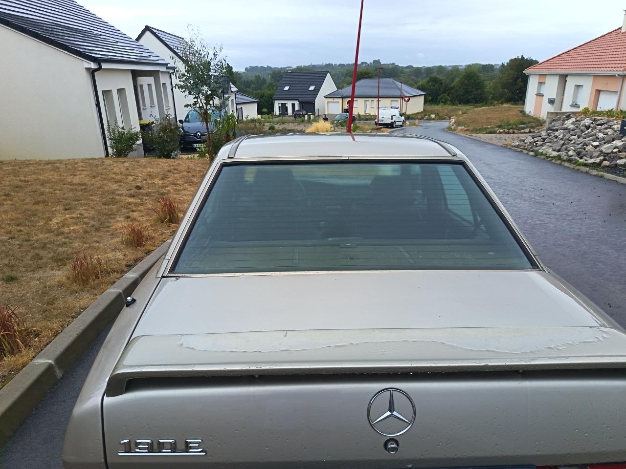 MERCEDES 190 E - 1990 LesAnciennes.com