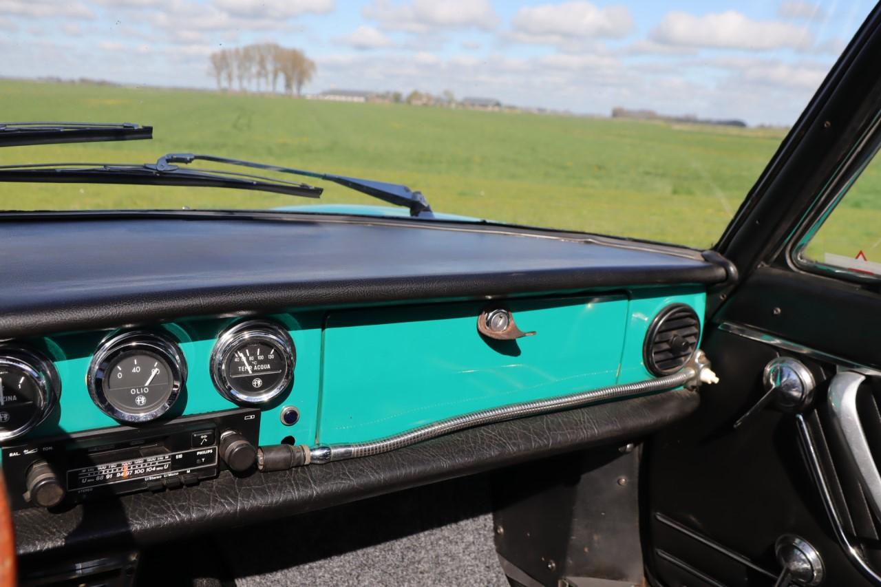 ALFA ROMEO Spider Veloce - 1969 LesAnciennes.com