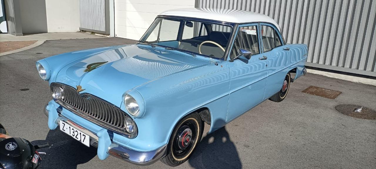 SIMCA Vedette Versalles - 1955 LesAnciennes.com