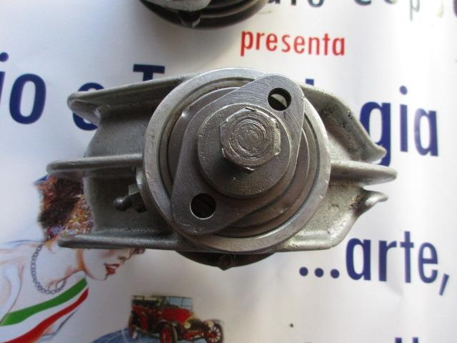 Support de pompe à eau Maserati Mistral/3500 LesAnciennes.com