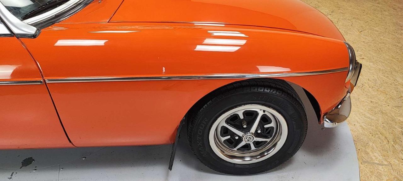 MG MGB Cabriolet - 1974 LesAnciennes.com