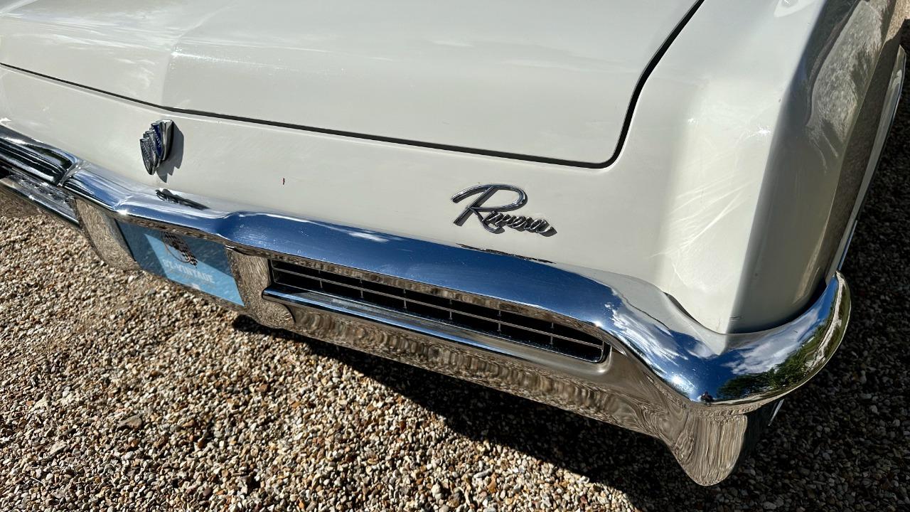 BUICK Riviera COUPE - 1965 LesAnciennes.com