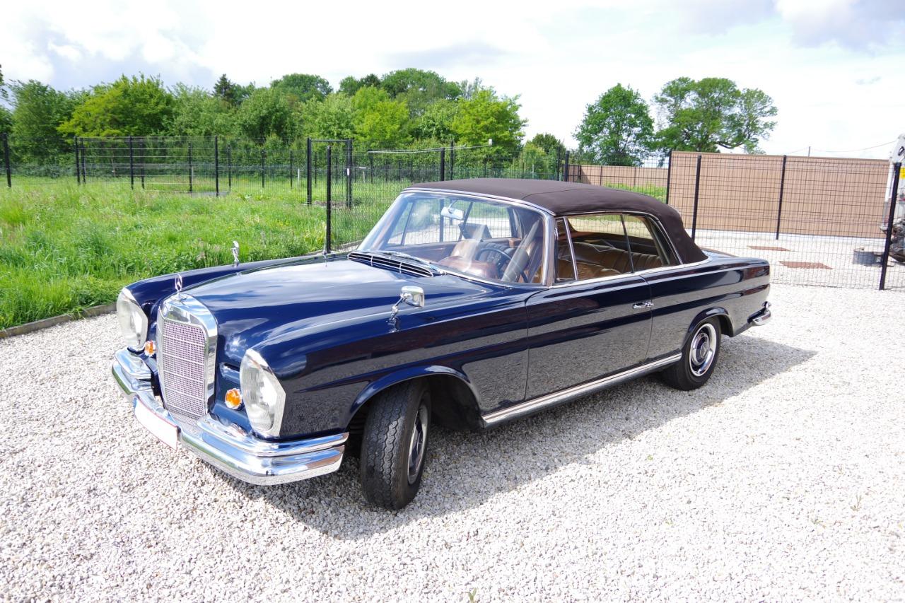 MERCEDES 250 SE W111 Cabriolet - 1967 LesAnciennes.com