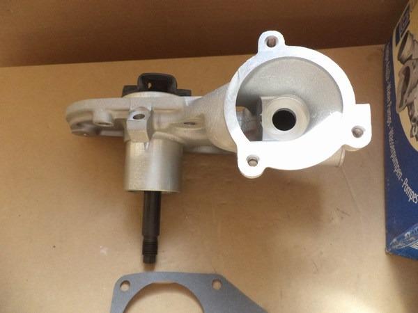 Pompe eau PEUGEOT J9 2.3 D 2.5 D diesel LesAnciennes.com