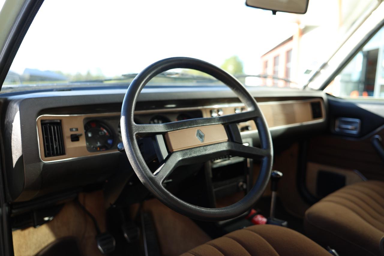 RENAULT 30 (R30) TS V6 - 1978 LesAnciennes.com