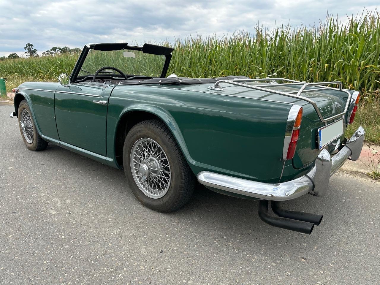TRIUMPH TR4A - 1967 LesAnciennes.com