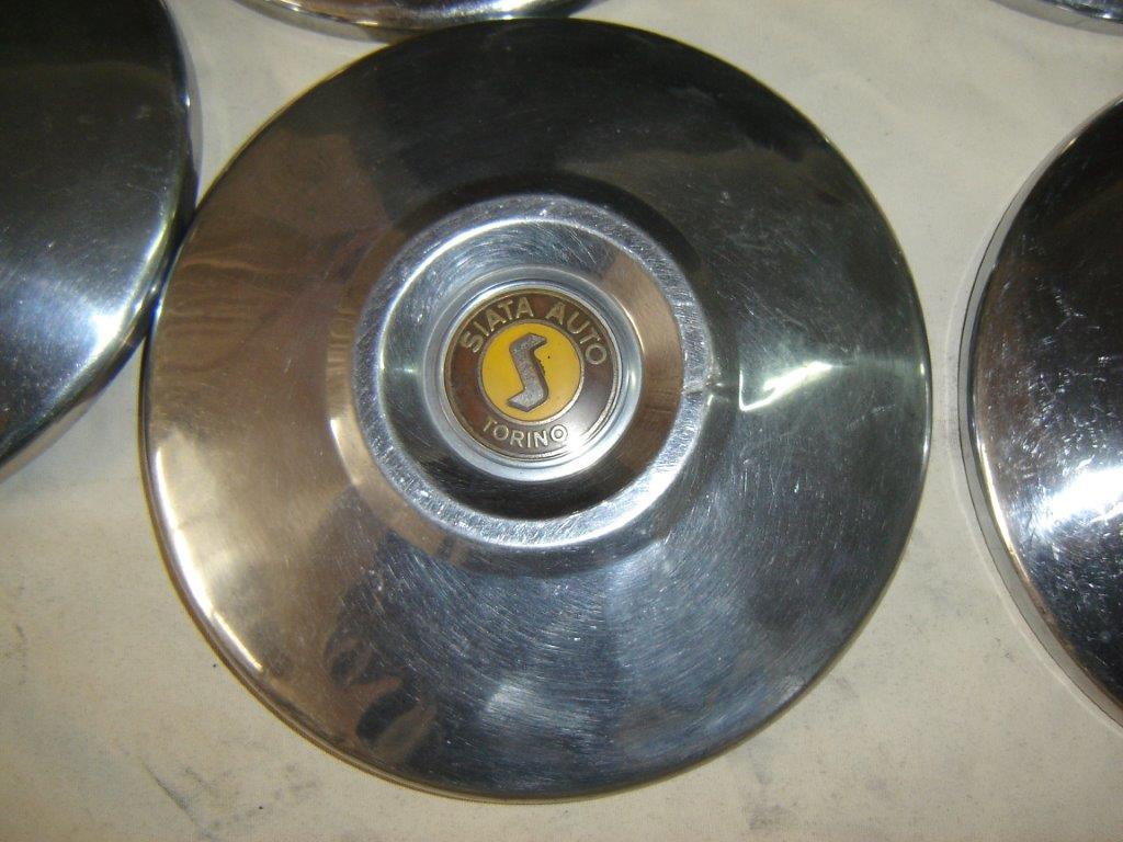 Enjoliveurs SIATA, magnifiques! LesAnciennes.com