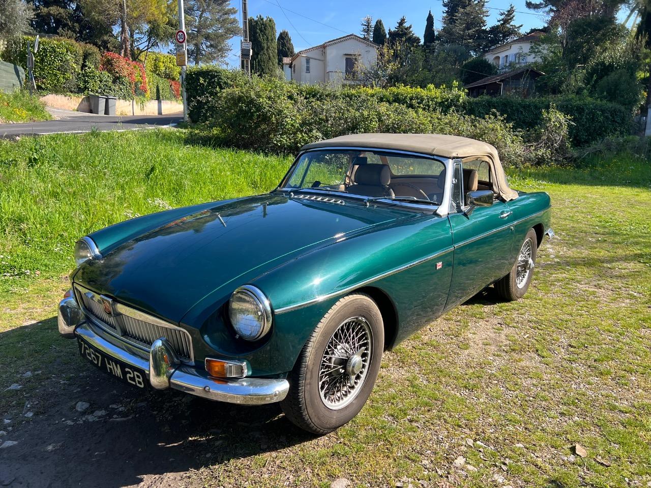 MG MGB Cabriolet - 1967 LesAnciennes.com