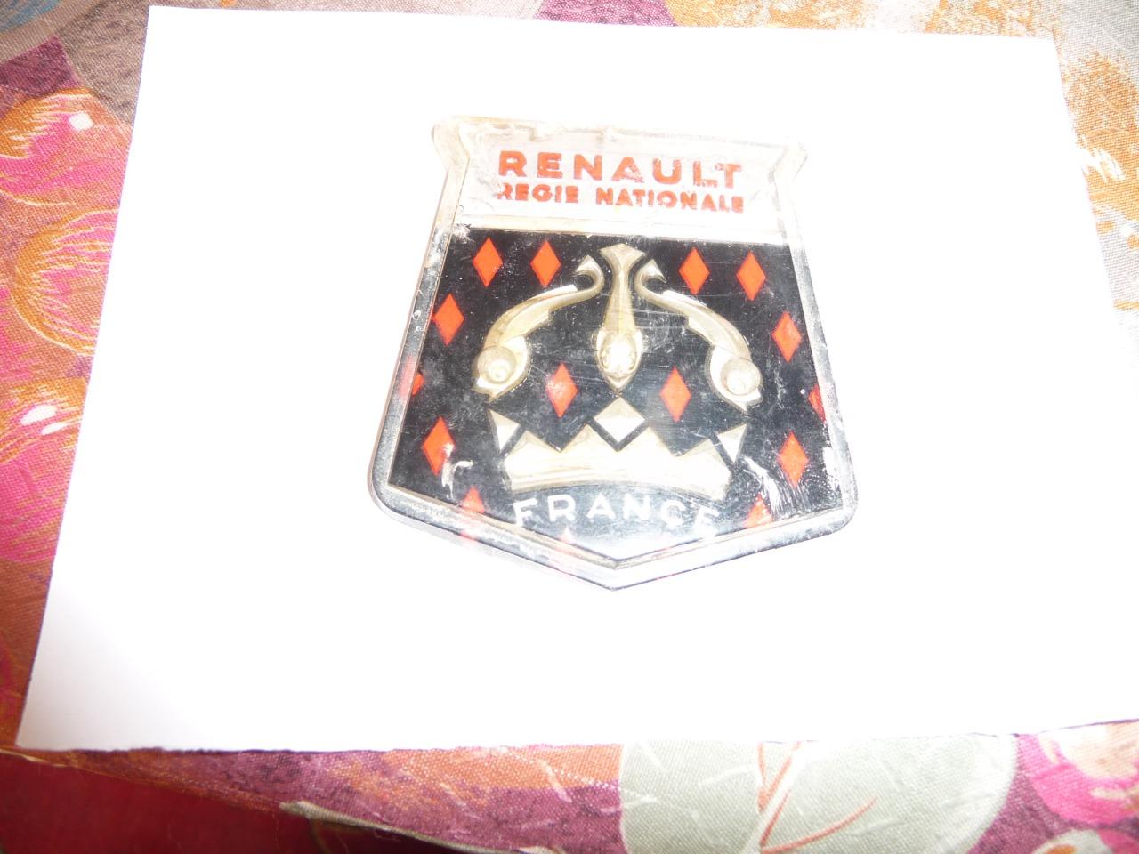 Pièces RENAULT Dauphine SIGLE CAPOT AVANT LesAnciennes.com