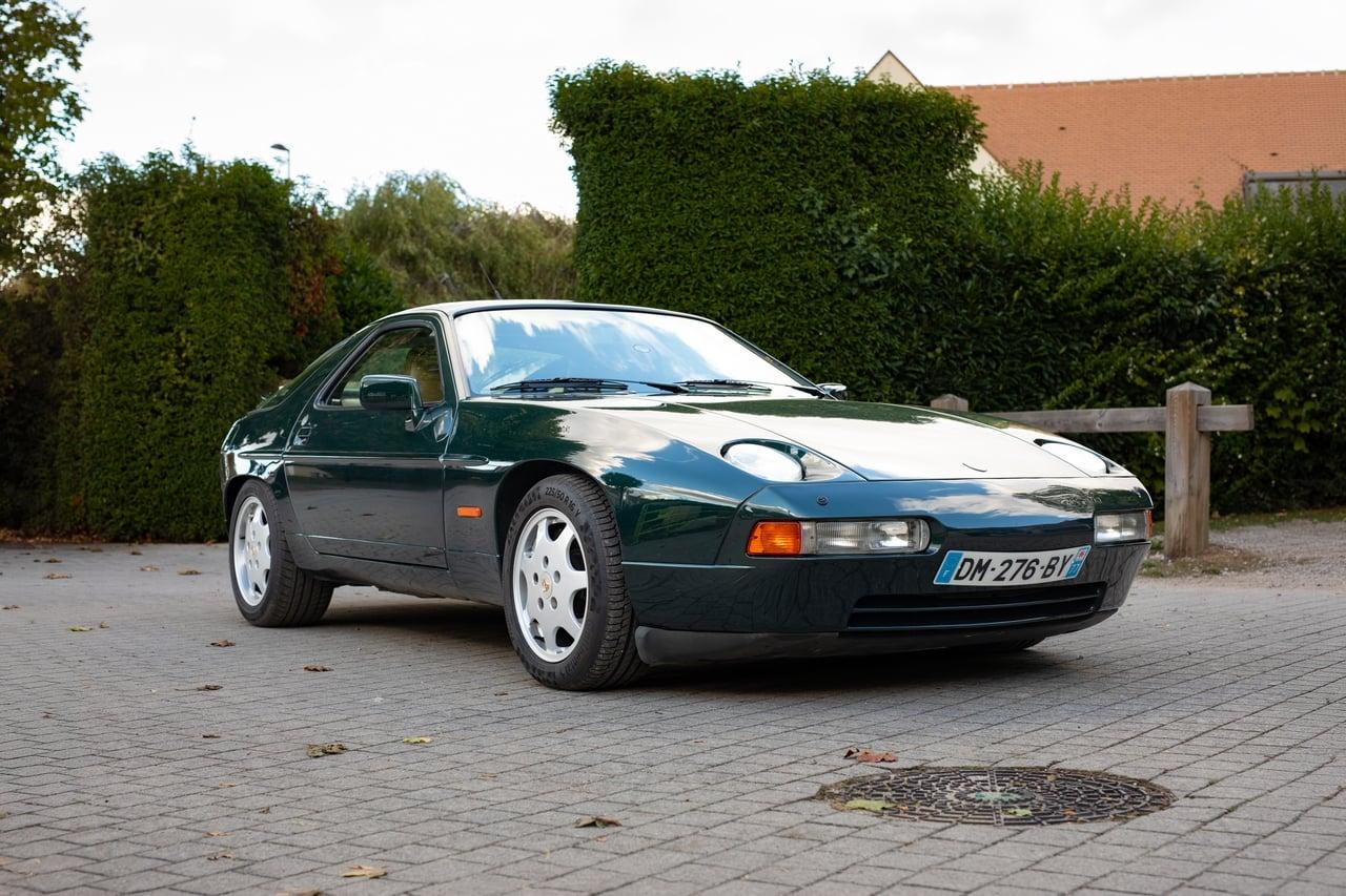 1990 Porsche 928 S4 LesAnciennes.com