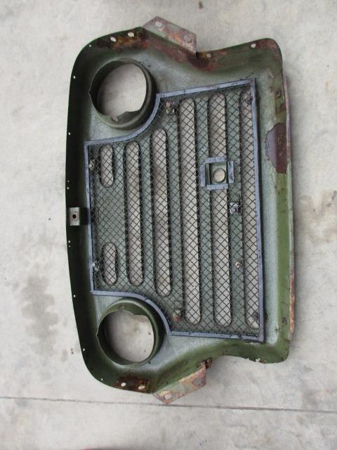 Calandre avant Fiat AR 51-59 Campagnola LesAnciennes.com
