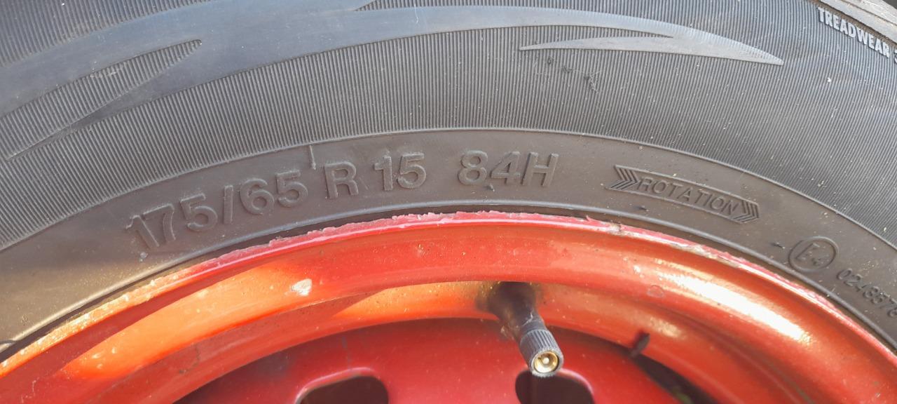 ROUES LARGES POUR SAAB 96 V4 OU SAAB SONETT LesAnciennes.com