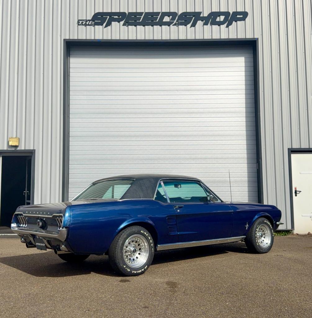 FORD Mustang 289ci - 1967 LesAnciennes.com