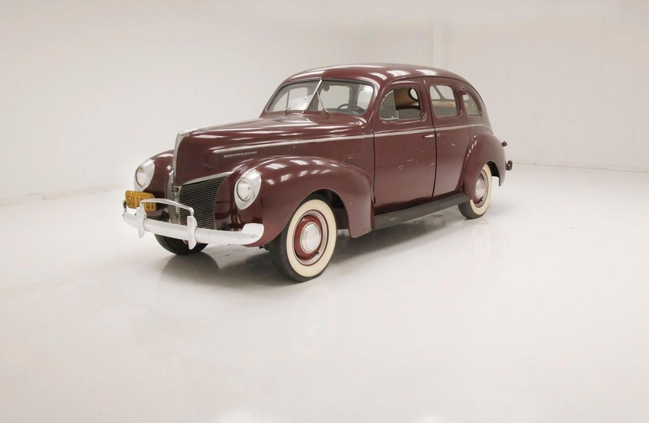 1940 Mercury Eight Sedan LesAnciennes.com