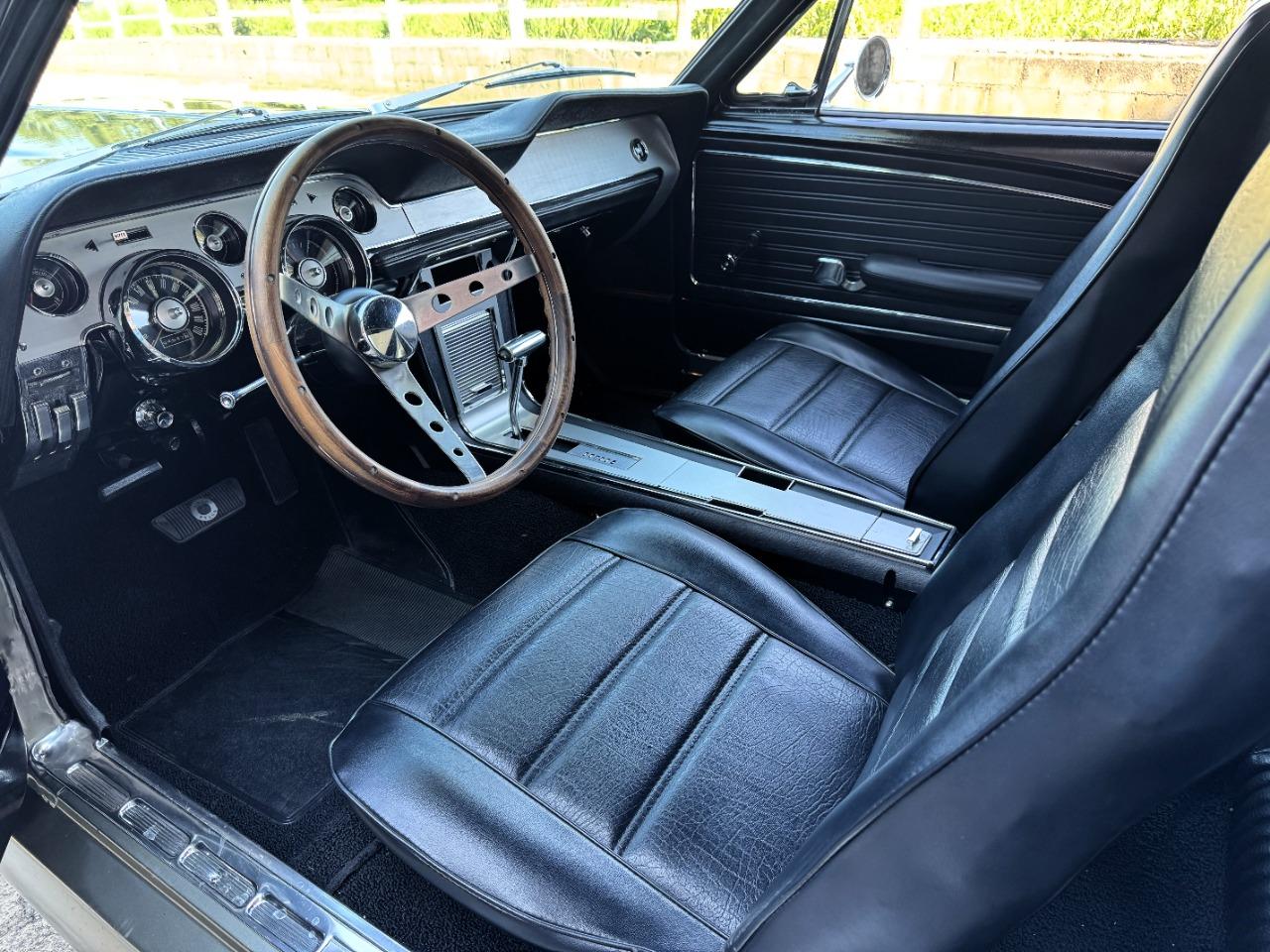 FORD Mustang FASTBACK “ELEANOR” - 1968 LesAnciennes.com