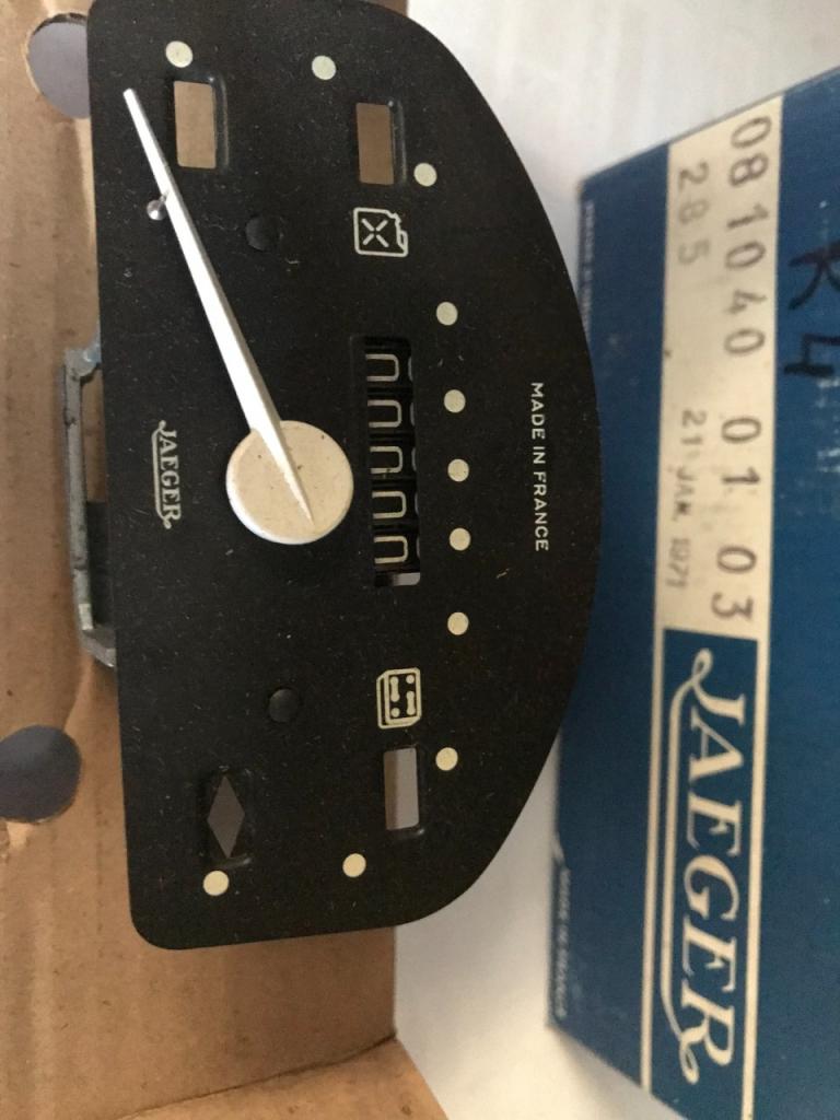 Compteur neuf JAEGER RENAULT R4 1er modèle LesAnciennes.com