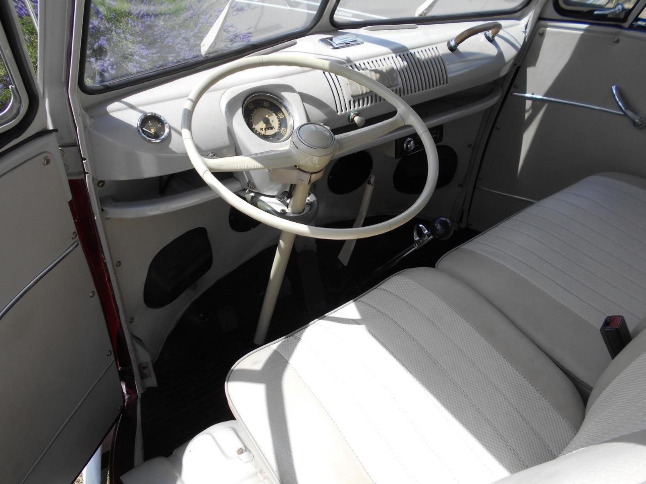 VOLKSWAGEN Combi - 1968 LesAnciennes.com