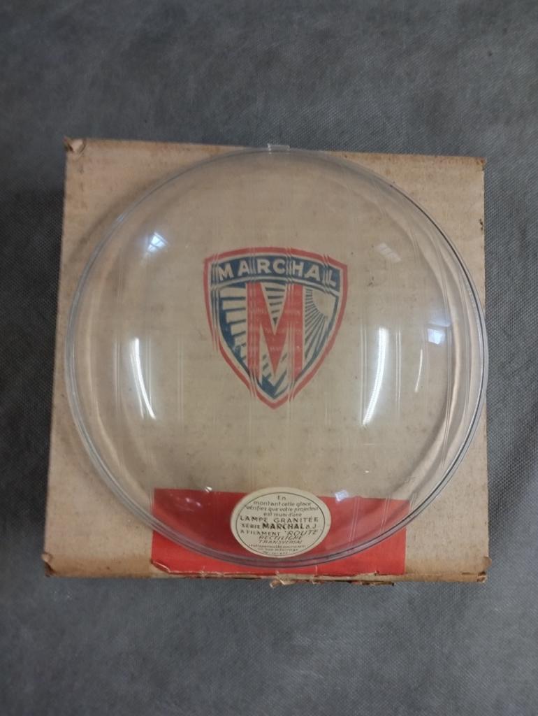 Verre DELAHAYE 135 LesAnciennes.com