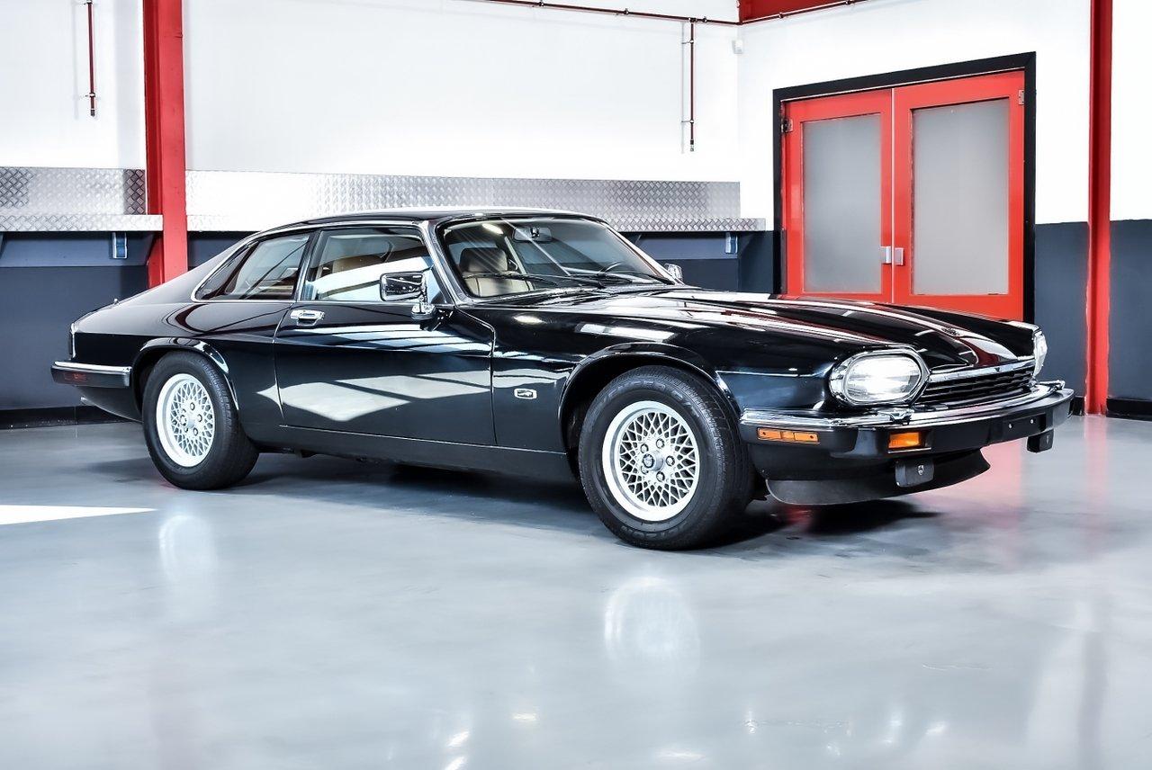 1992 Jaguar XJS Coupe 5,3L V12 LesAnciennes.com