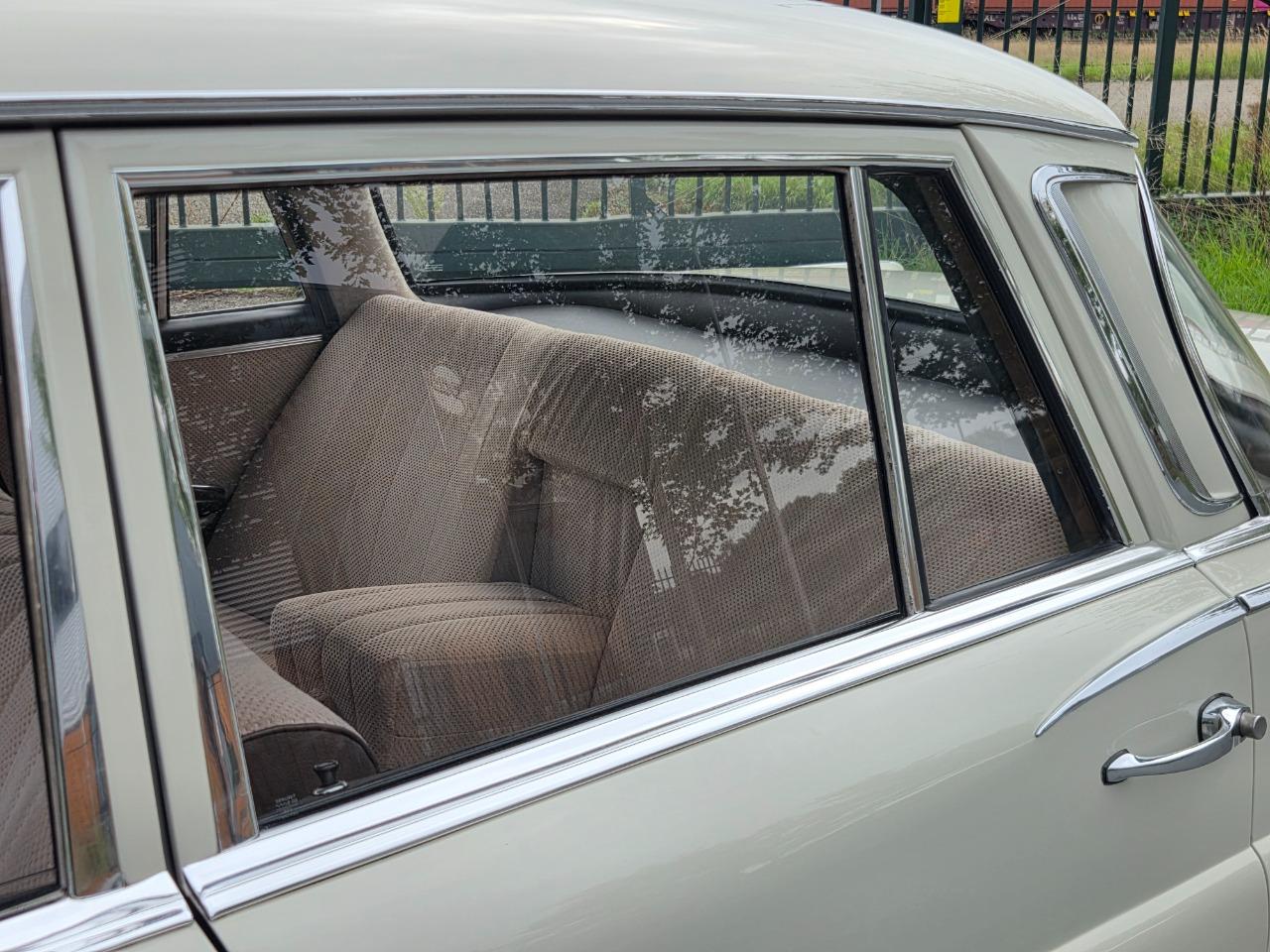 MERCEDES 220 S 220 S - 1961 LesAnciennes.com